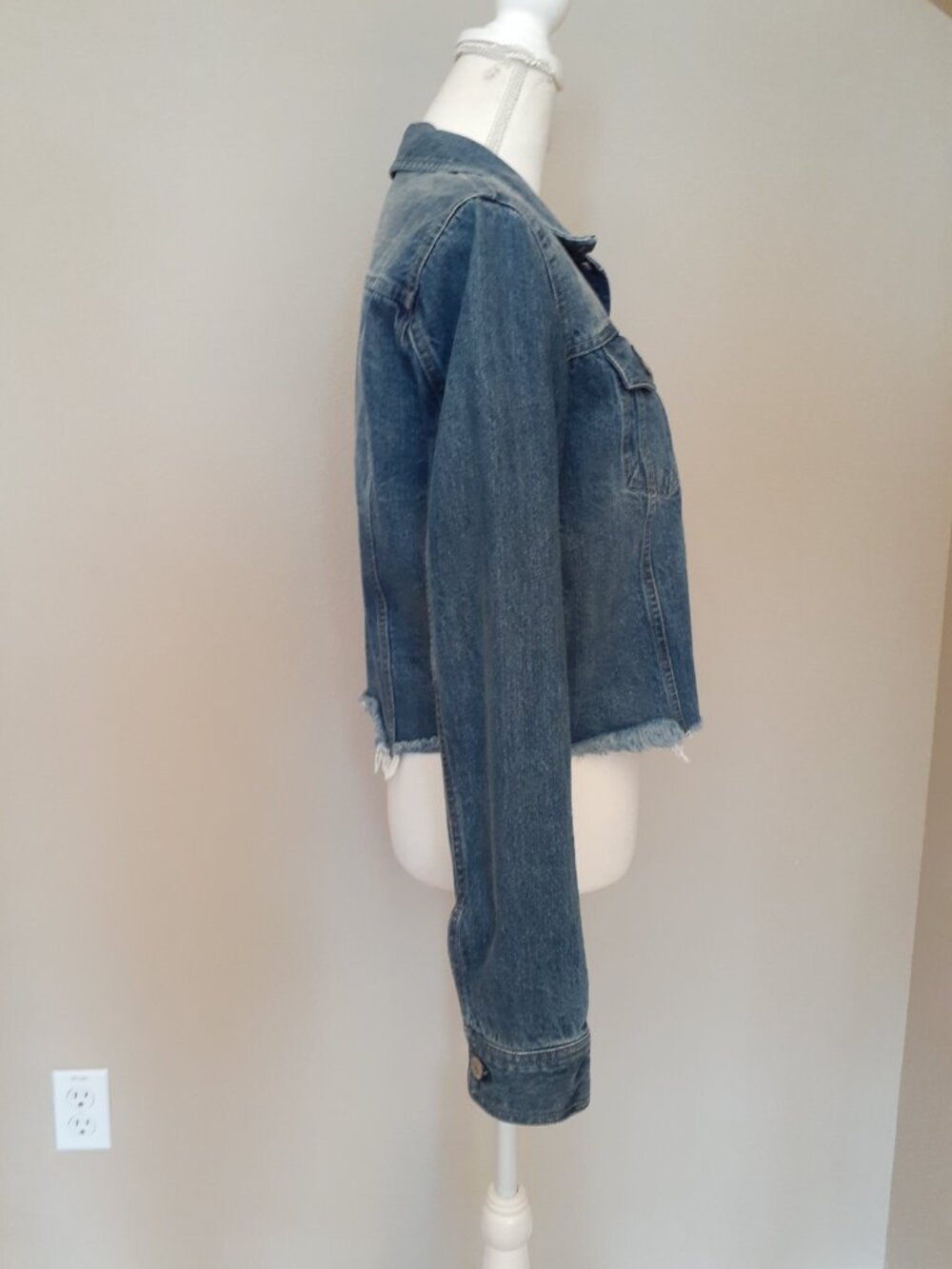 Rails Cropped Denim Jacket - Picture 6 of 15